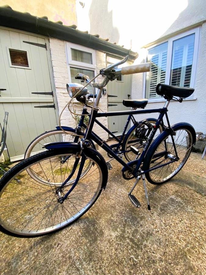 Beautiful Immaculate Aldeburgh Cottage, Sunny Outdoor Space, Free Parking - Easy Walk To Beach & Town Dış mekan fotoğraf